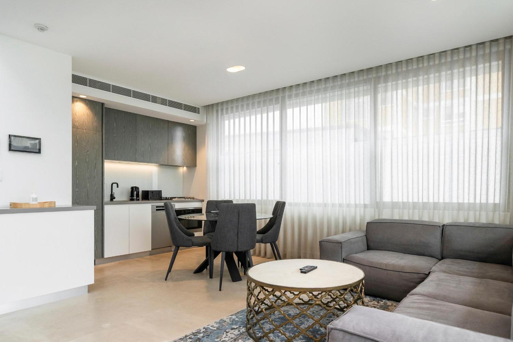 Apartment Inviting 2br Unit With Parking Near Coogee