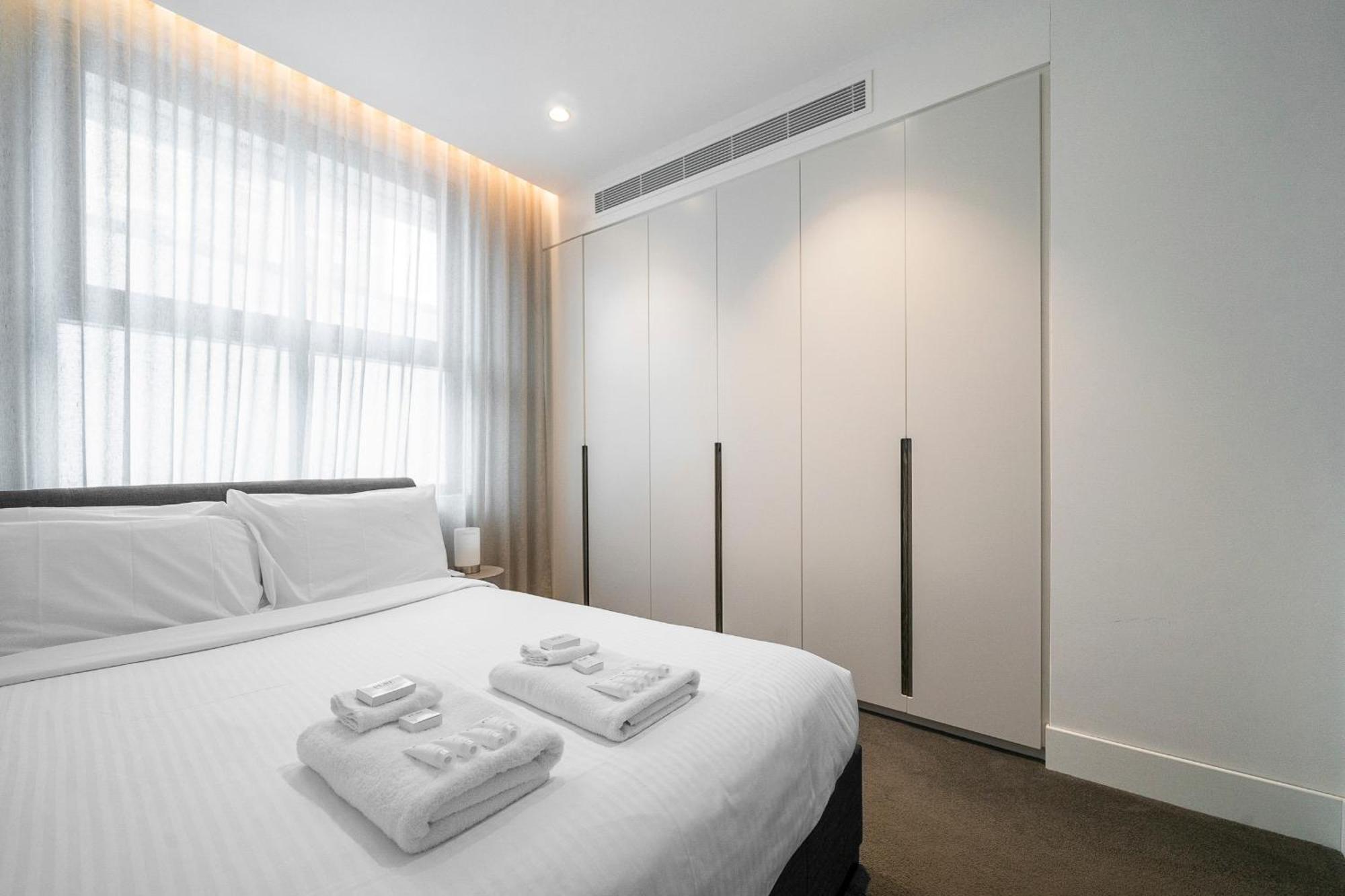 Inviting 2br Unit With Parking Near Coogee