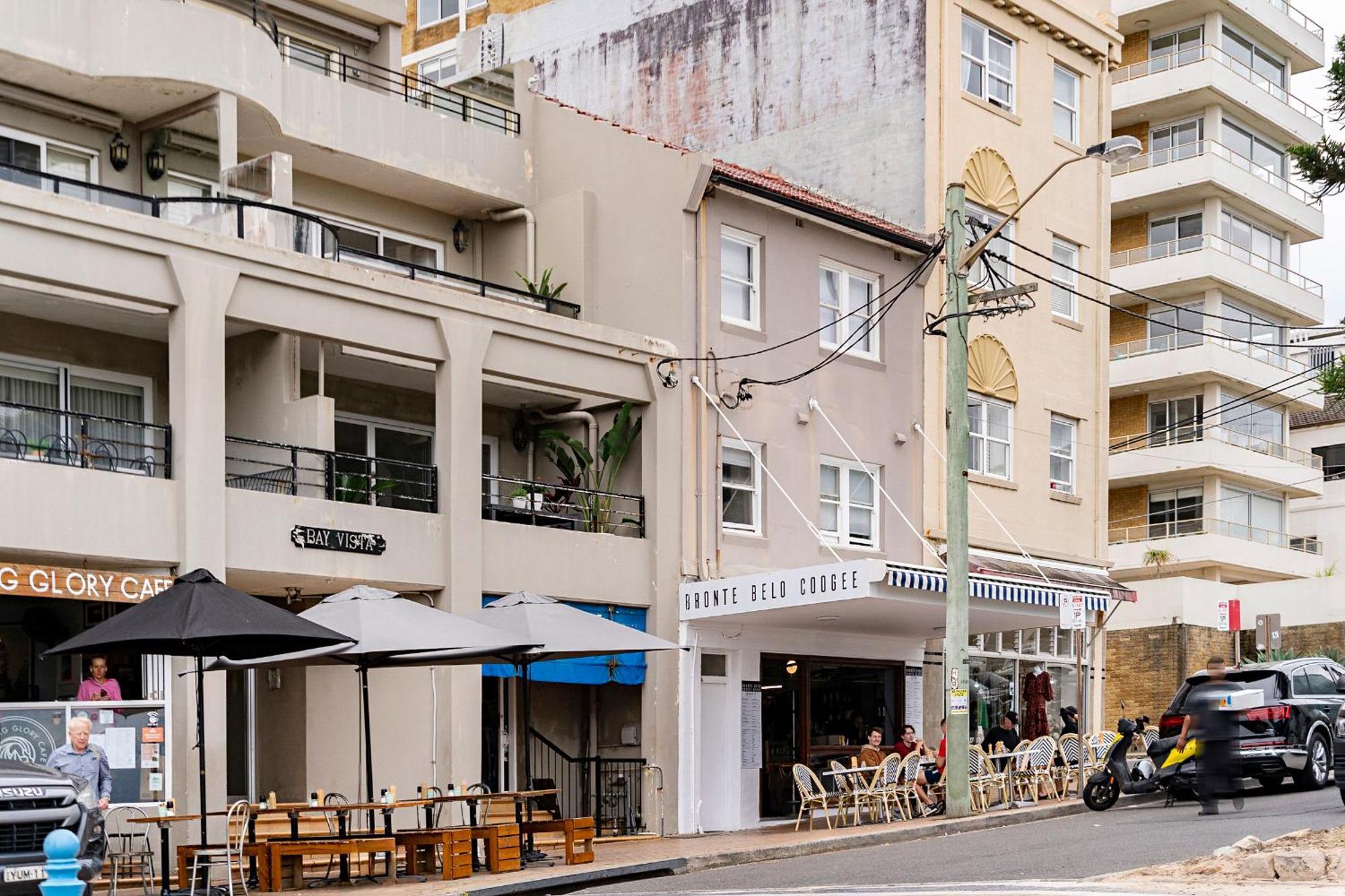Inviting 2br Unit With Parking Near Coogee