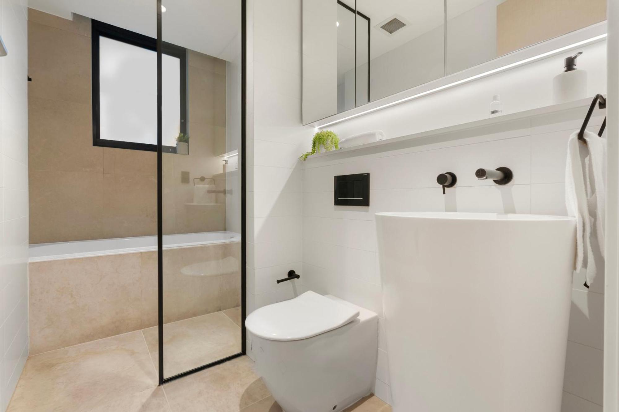Apartment Inviting 2br Unit With Parking Near Coogee